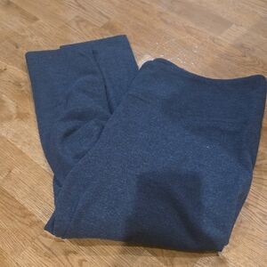 Sonoma Women's Dark Gray Capris